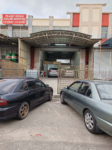 前进汽车喷漆打吗咭中心–Forward Auto Spray Center