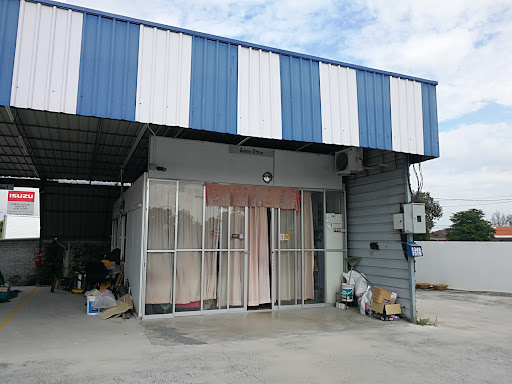 Lean Hup Spray Painting Centre Lean Hup Spray Painting Centre